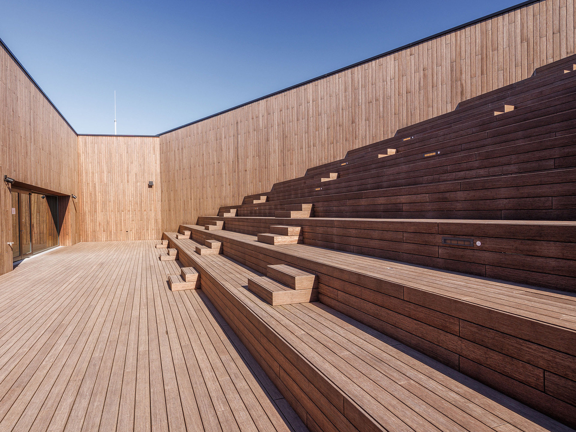 Heidelberg Congress Center HCC, Terrasse Eingang, Foto Johannes Vogt GRAD